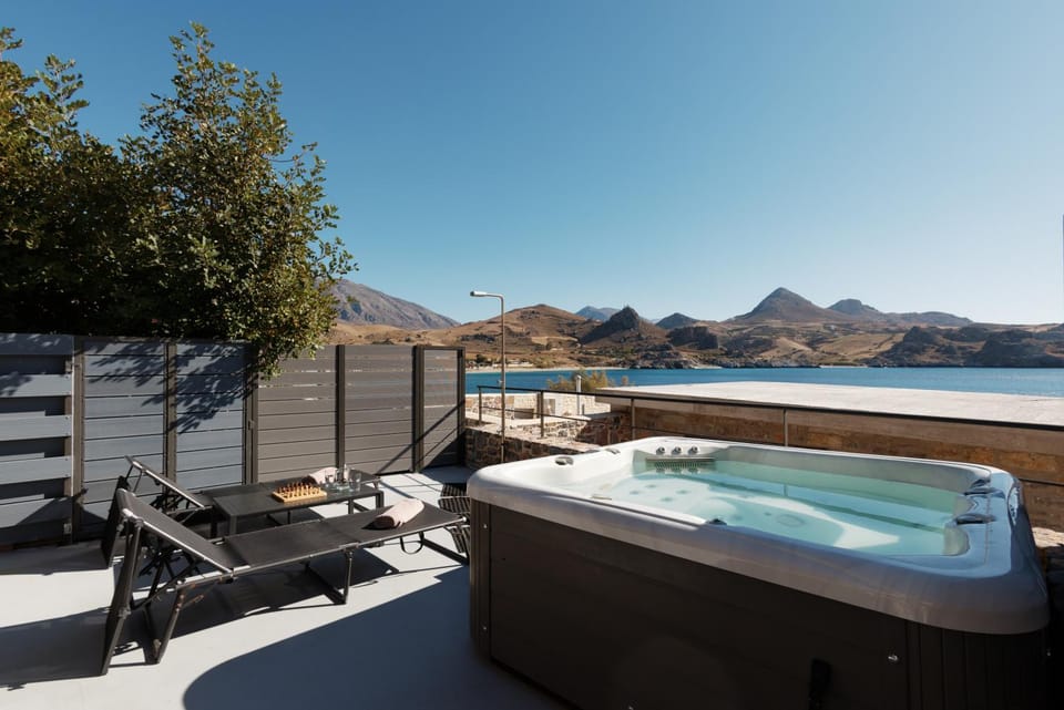 Day, Hot Tub, Hot Tub, Balcony/Terrace, Mountain view, Sea view