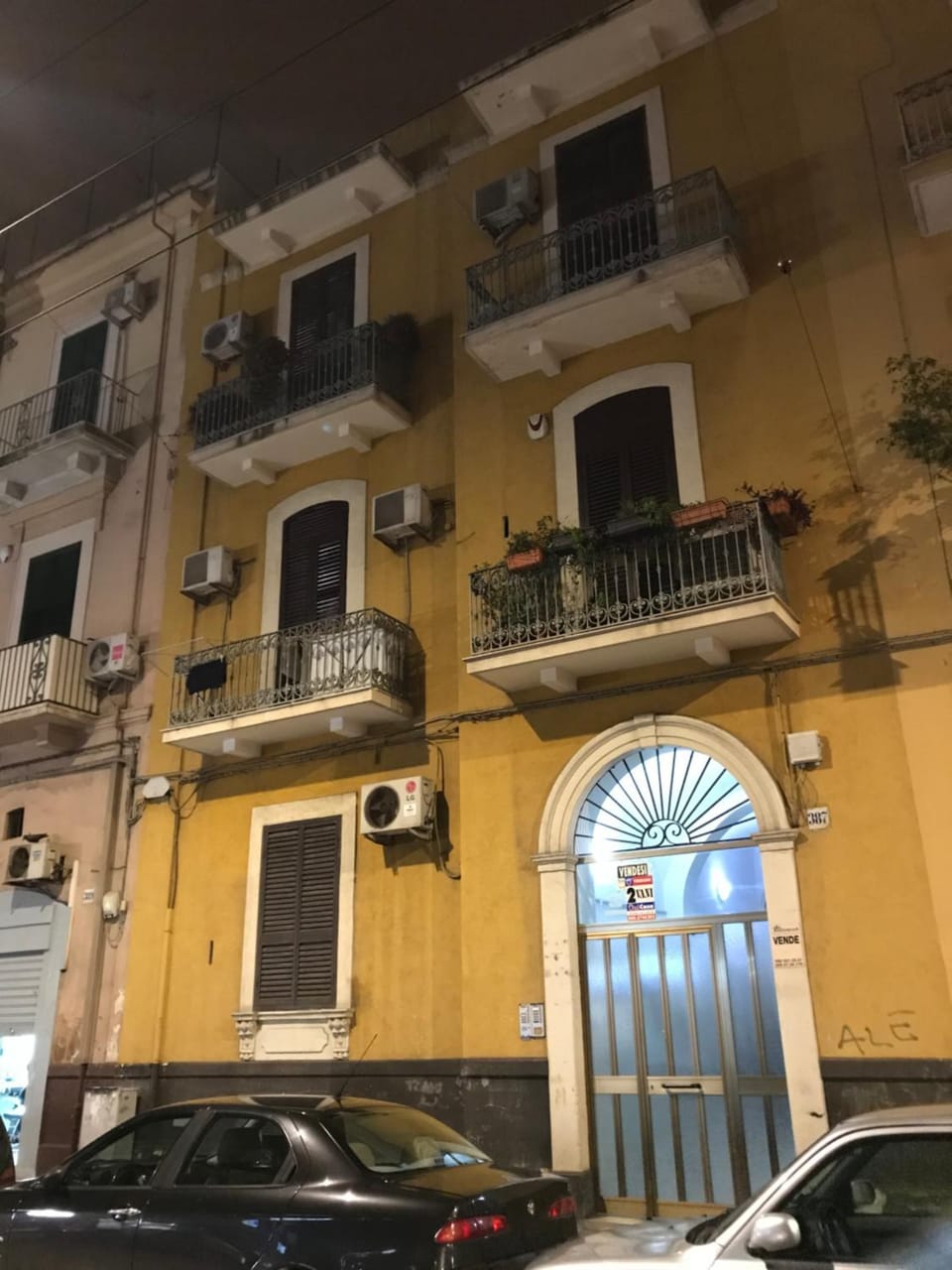Facade/entrance