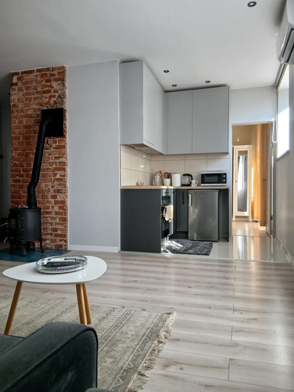 Kitchen or kitchenette, Living room