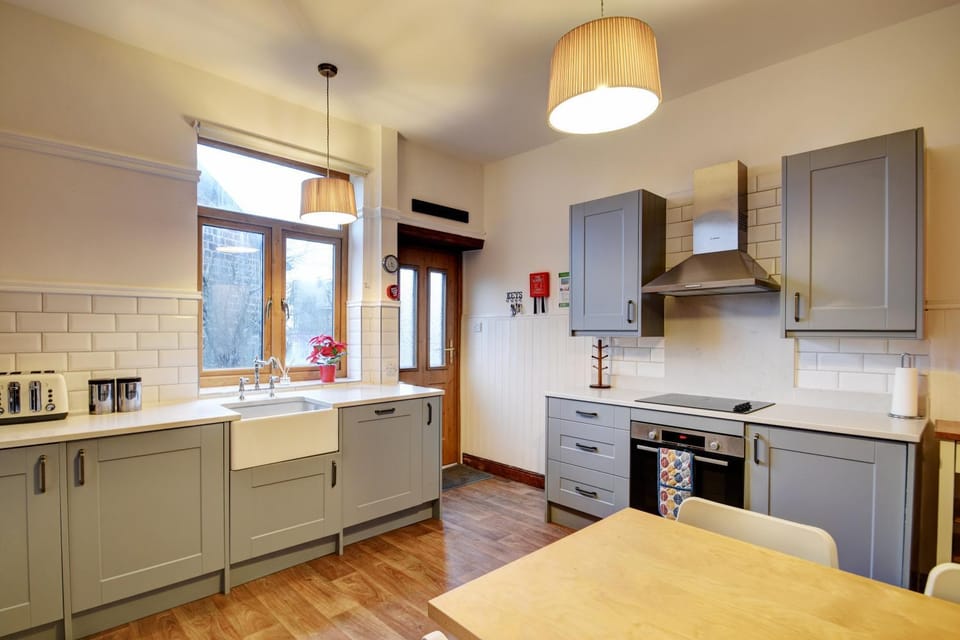 Kitchen or kitchenette, kitchen