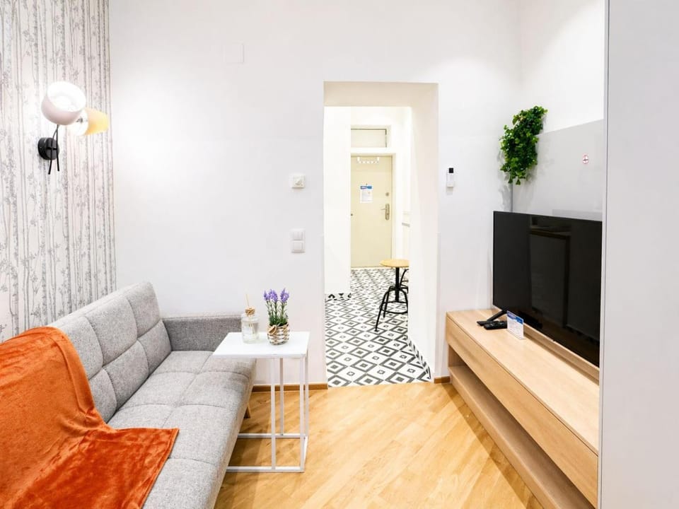 Communal lounge/ TV room, TV and multimedia, Living room, Seating area