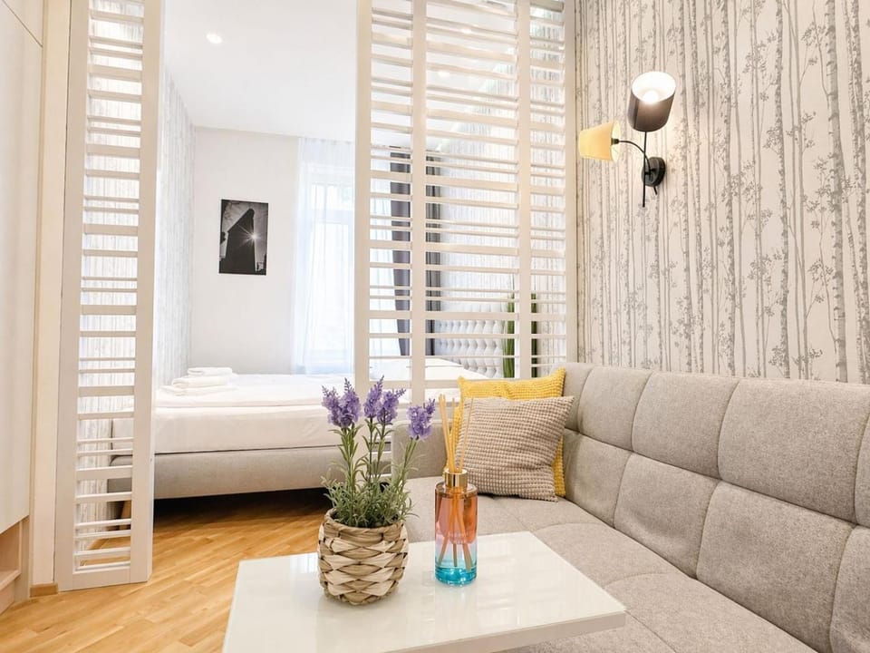 Bed, Living room, Photo of the whole room, Seating area, Bedroom