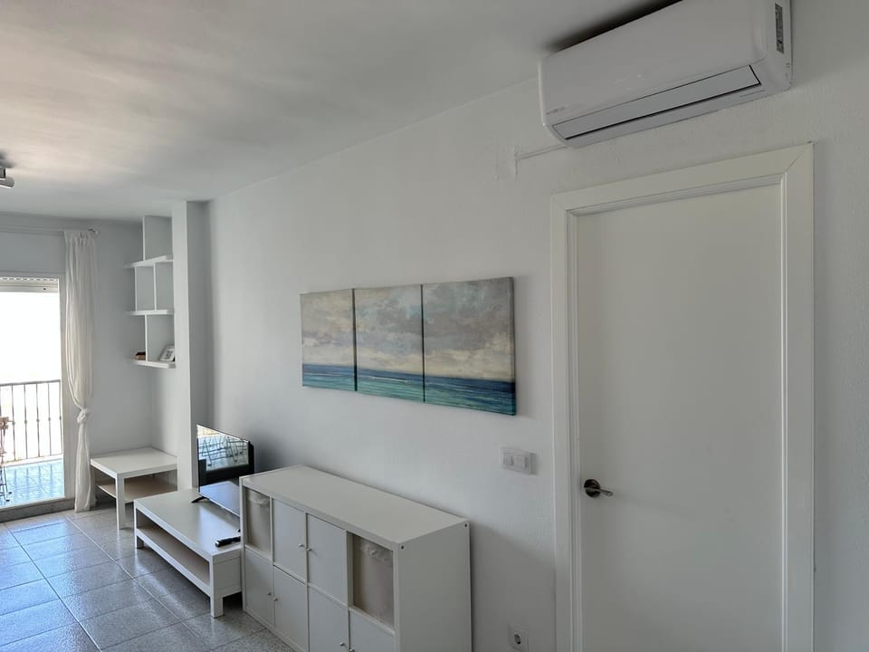 Communal lounge/ TV room, air conditioner