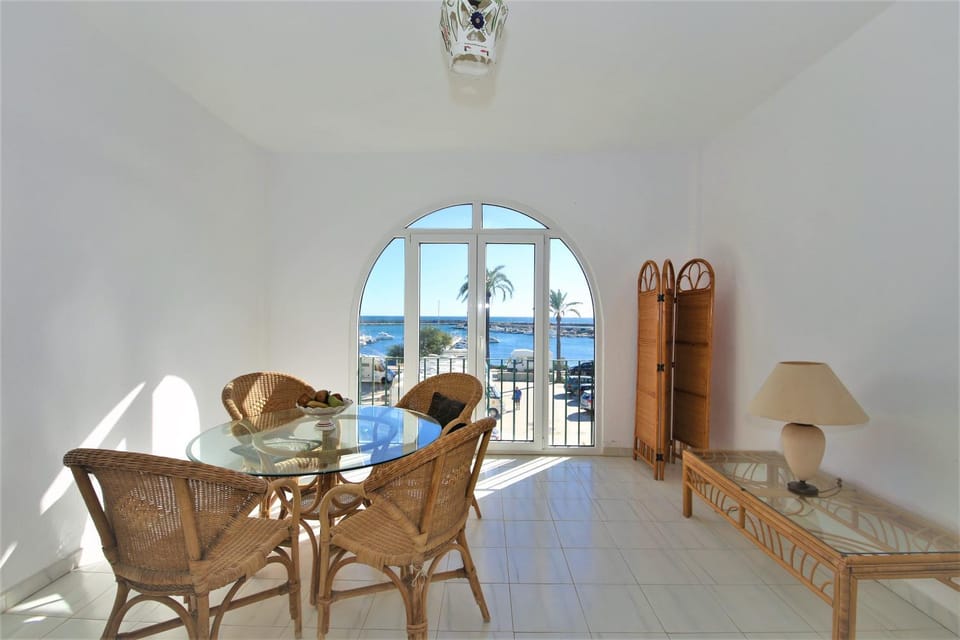 Seating area, Dining area, Sea view