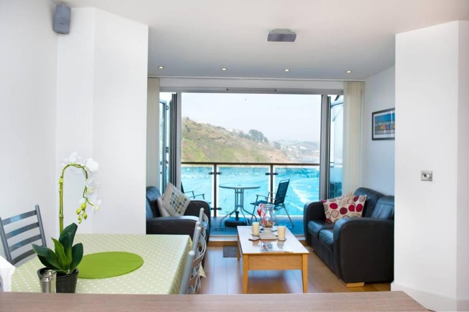 Millendreath at Westcliff - Self Catering flat with amazing sea views House in Looe