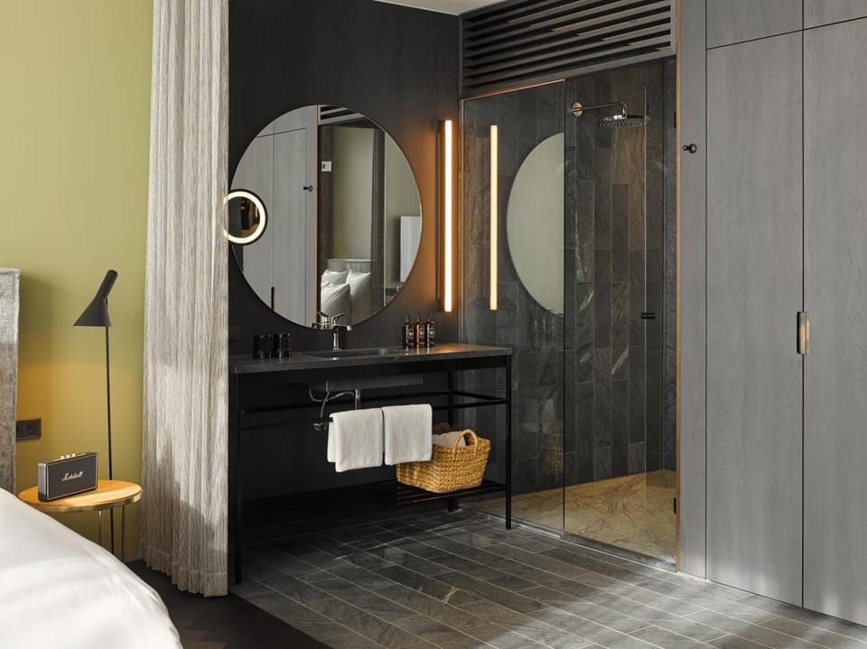 Shower, Bathroom