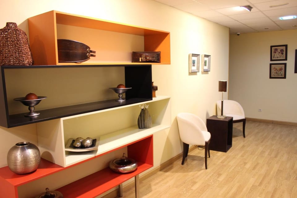 Property building, Internal: Not applicable to any particular room
