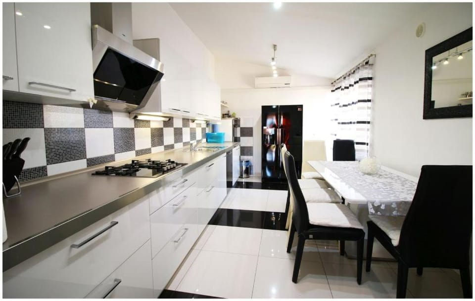 Mikelin Apartment in Šibenik-Knin County, Croatia