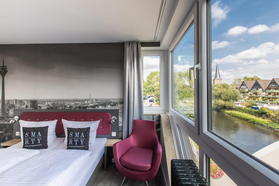 Photo of the whole room, City view, River view