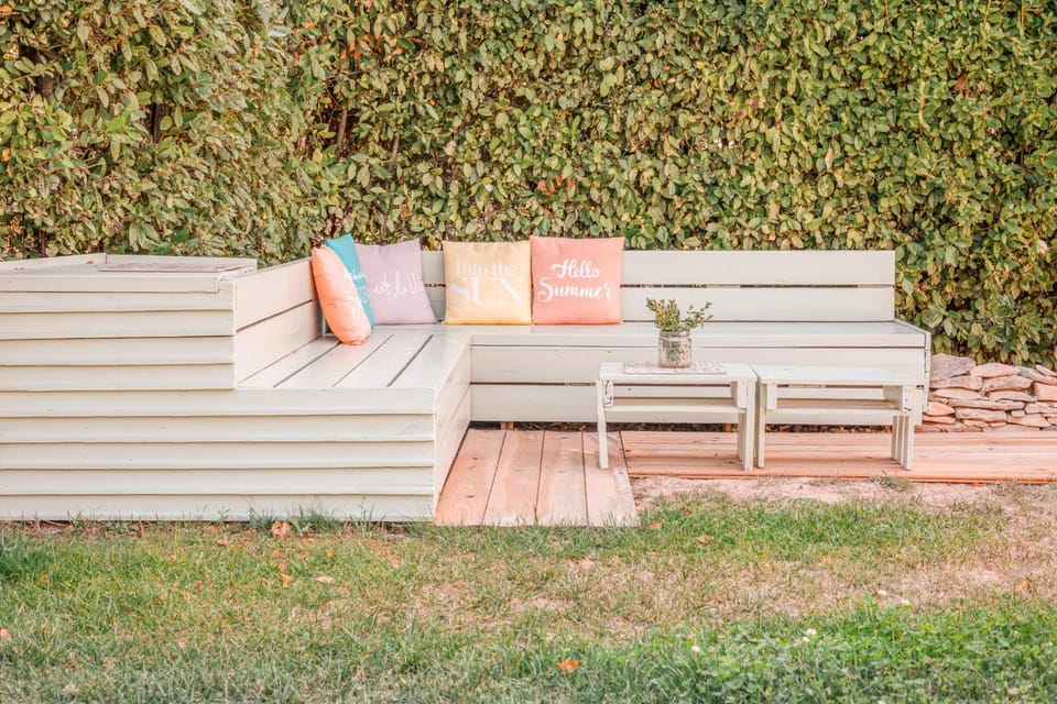 Lounge or bar, Seating area, Garden view
