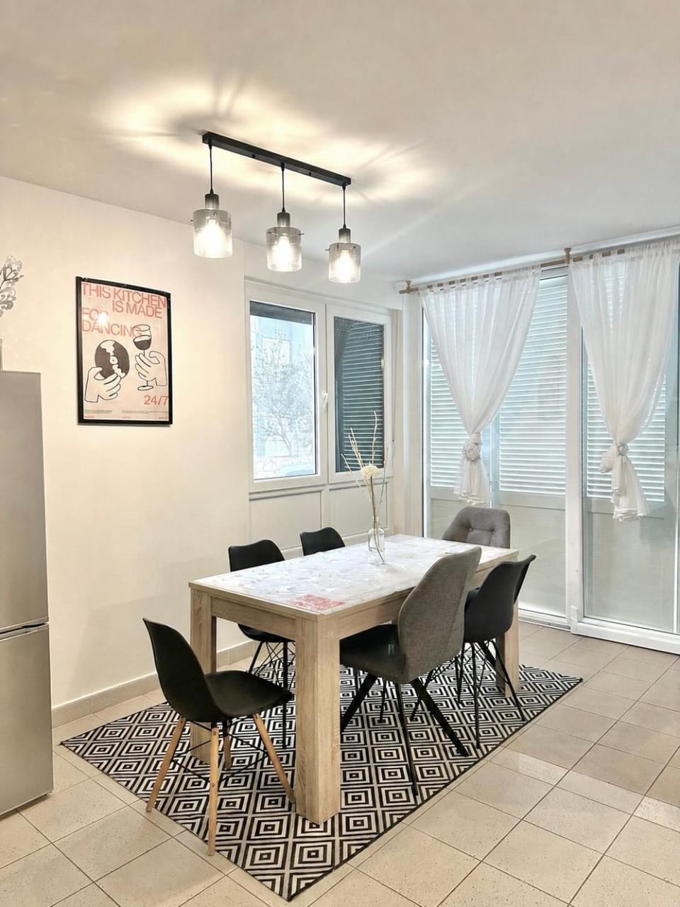Living room, Seating area, Dining area