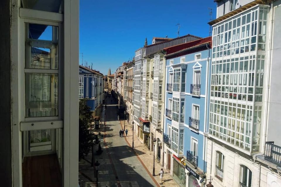 Neighbourhood, Balcony/Terrace