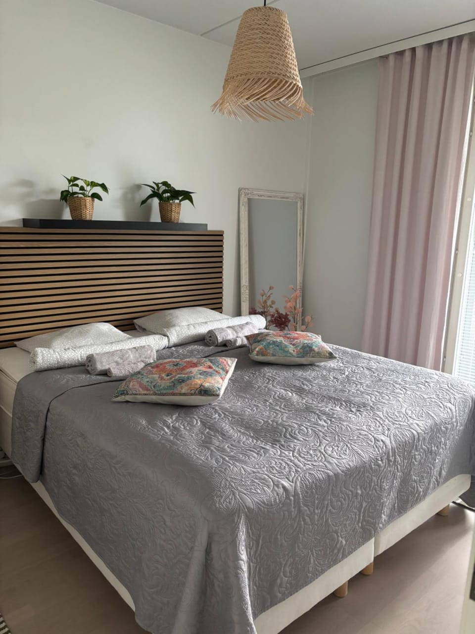 Lake view Helmi Apartment in Finland