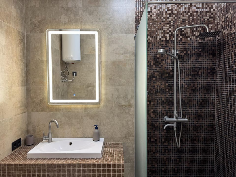 Shower, Bathroom