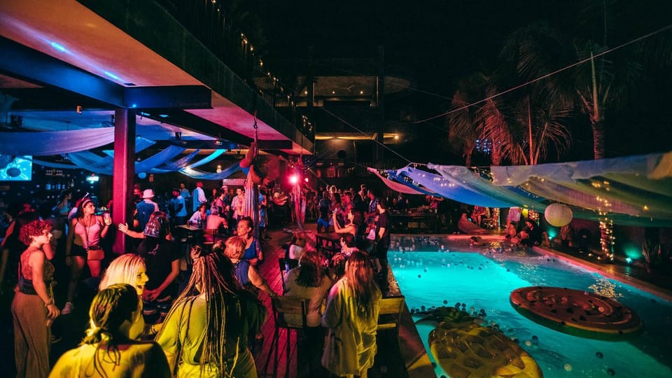 Lounge or bar, Entertainment