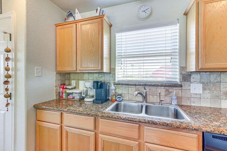 Steps to Surfside Beach with Easy Ramp Access! House in Surfside Beach