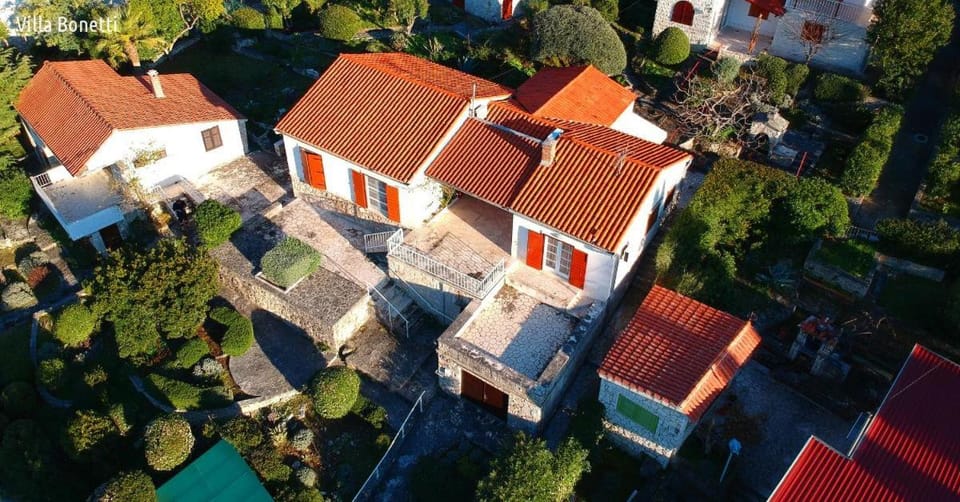 Facade/entrance, Off site, Day, Neighbourhood, Natural landscape, Bird's eye view, View (from property/room), Decorative detail, Garden view, Street view, Location
