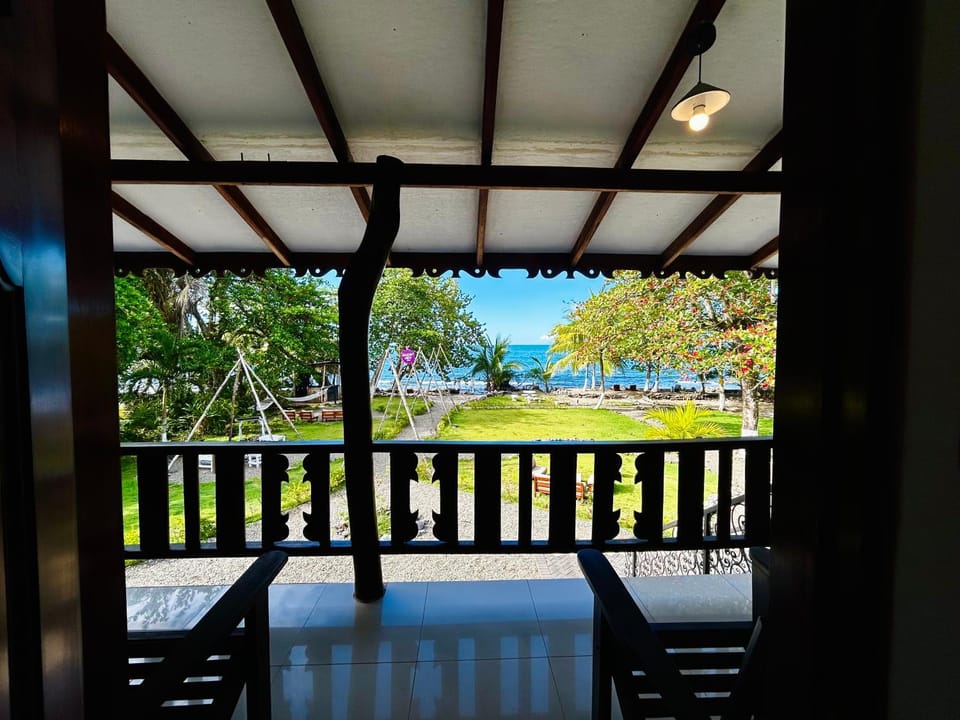 Ocean View Lodge Hotel in Cahuita