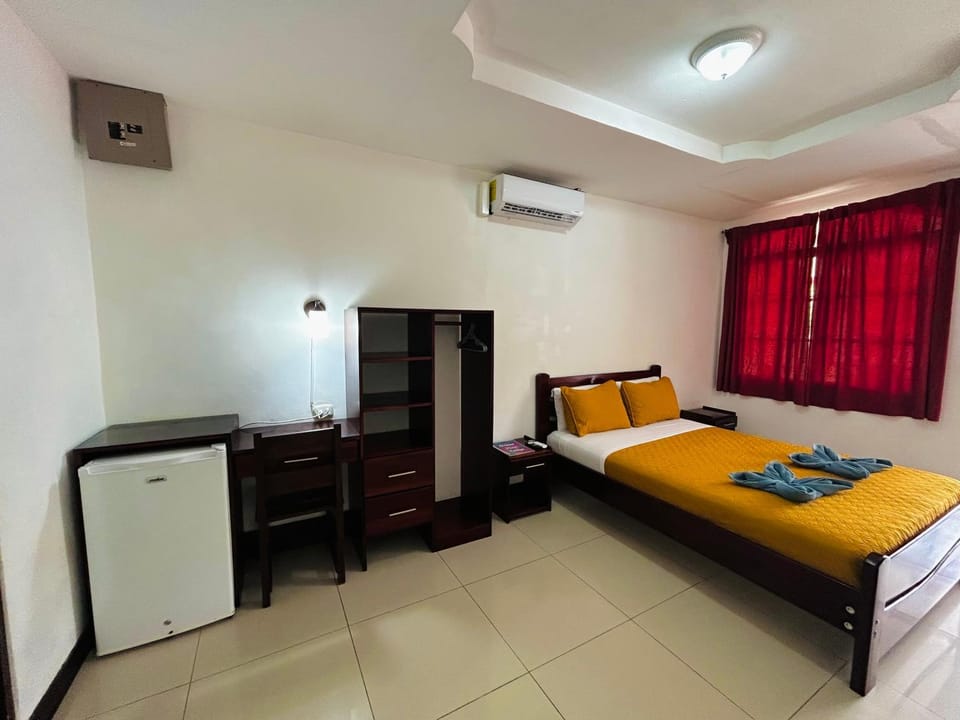 Ocean View Lodge Hotel in Cahuita