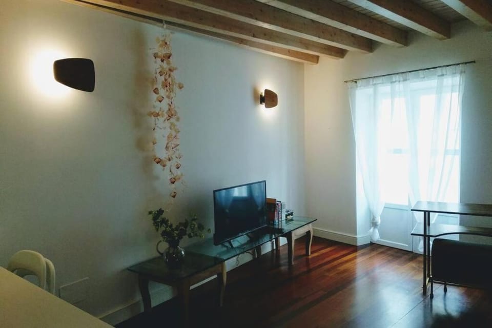 TV and multimedia, Seating area