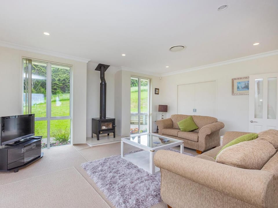 Matakana Views - Matakana Holiday Home House in Auckland Region