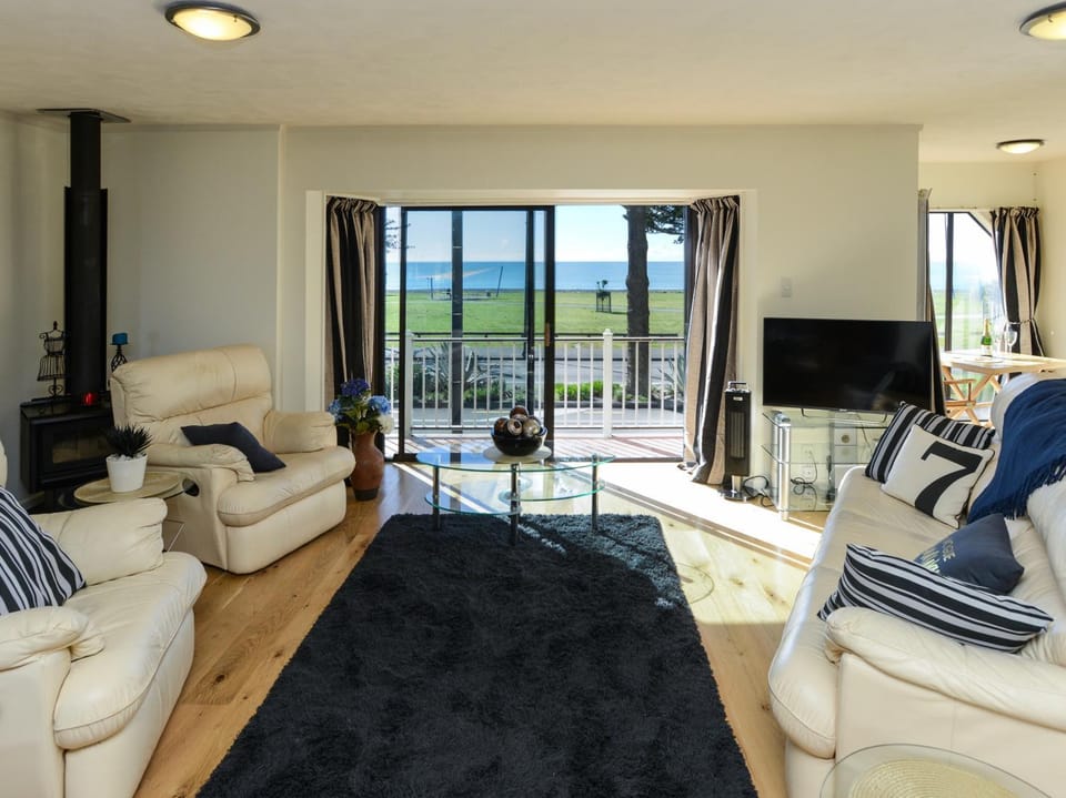 Marine Parade Magic - Napier Holiday Home House in Napier