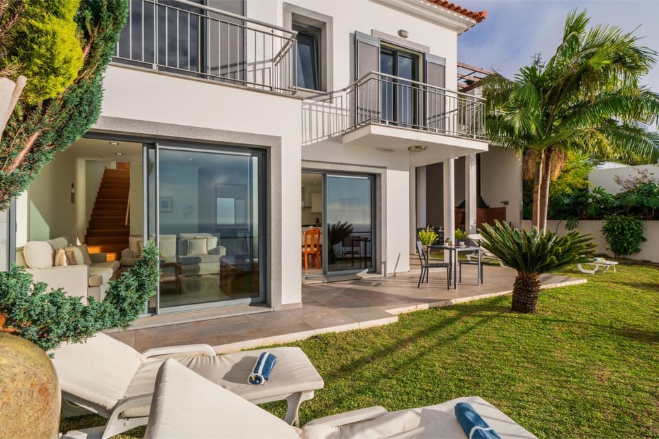 Property building, Patio, Spring, Day, Garden, View (from property/room), Balcony/Terrace, Living room, Other, Seating area, Garden view