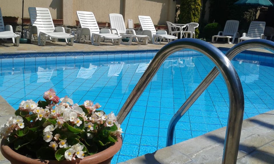 Swimming pool, Swimming pool