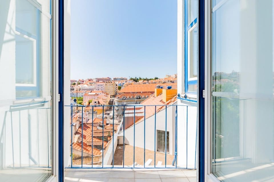 Bombarda 21 City View @ Retro Lisbon Apartment in Lisbon