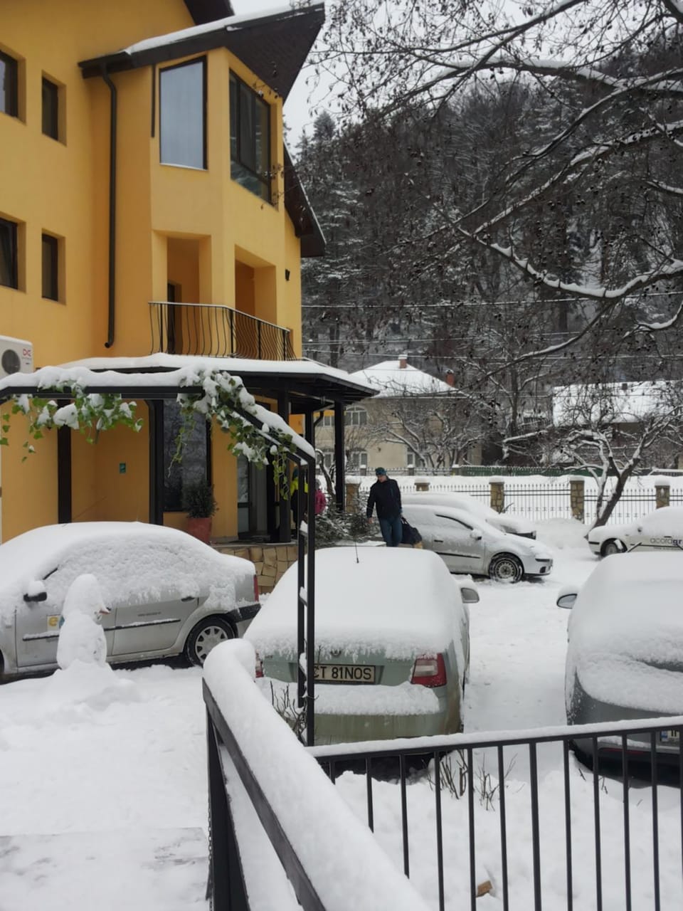 Facade/entrance, Winter