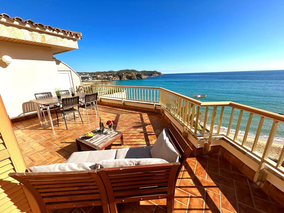 Day, Balcony/Terrace, Seating area, Beach, Sea view