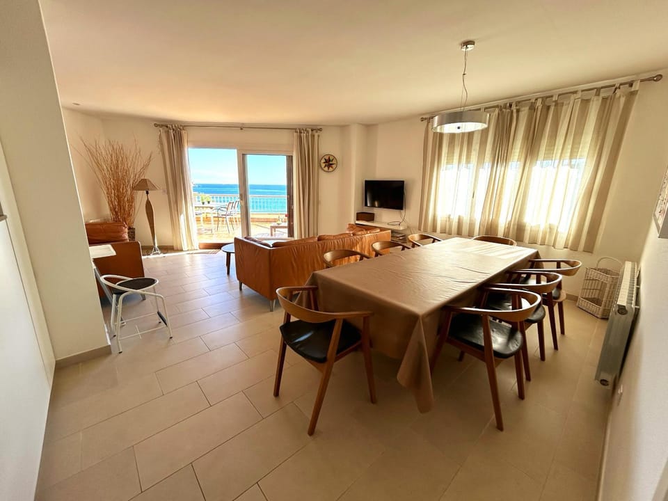 TV and multimedia, Living room, Dining area, Sea view