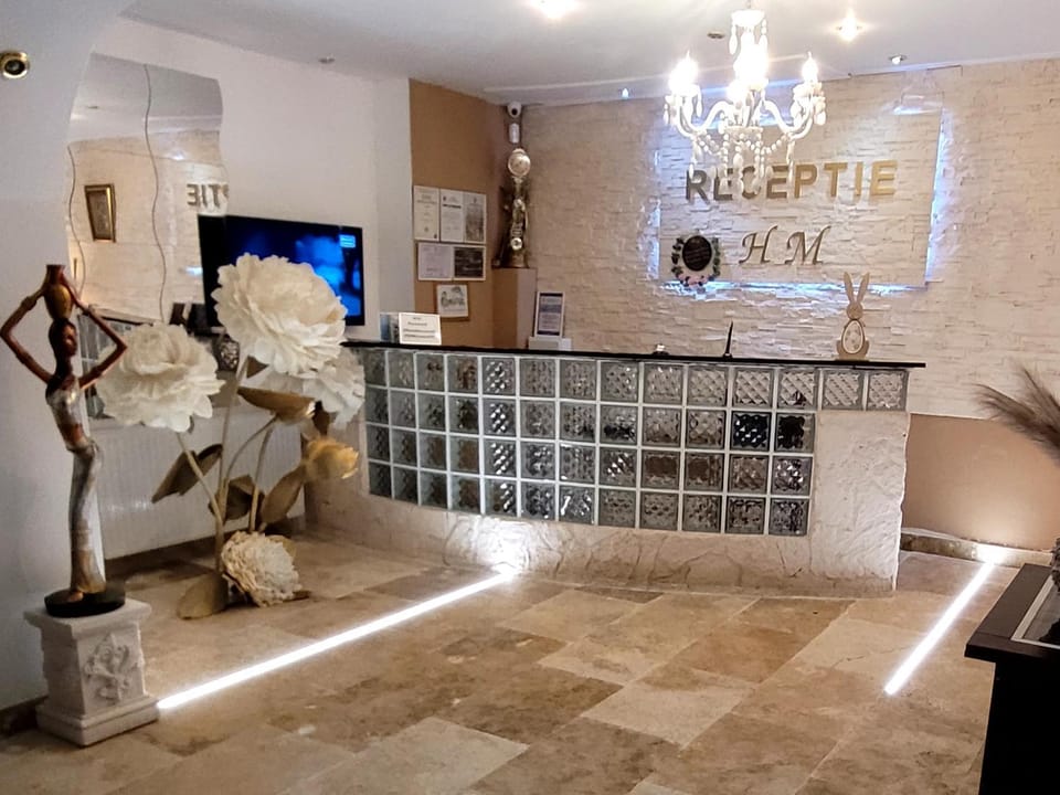 TV and multimedia, Lobby or reception
