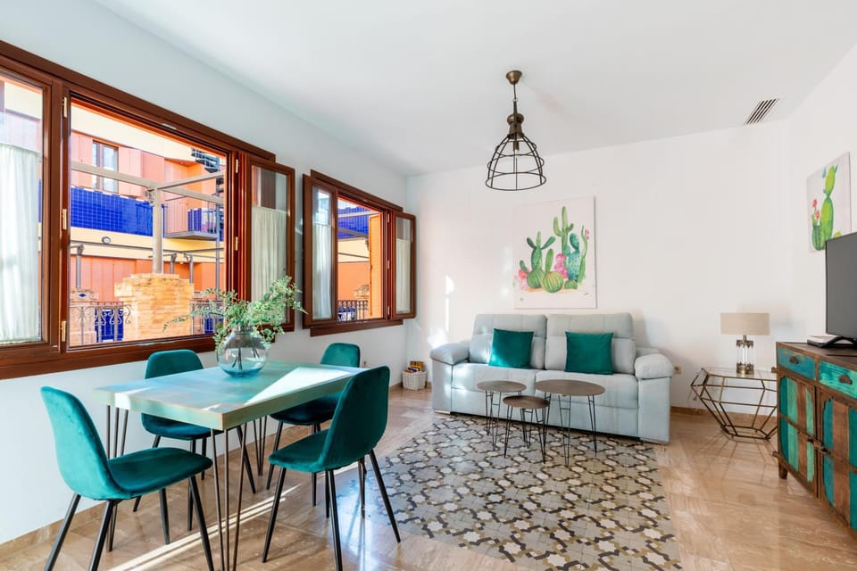 Living room, Dining area