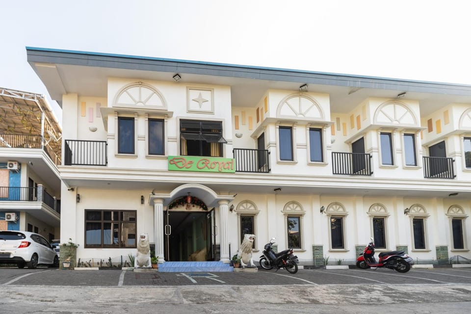 Property building, Facade/entrance