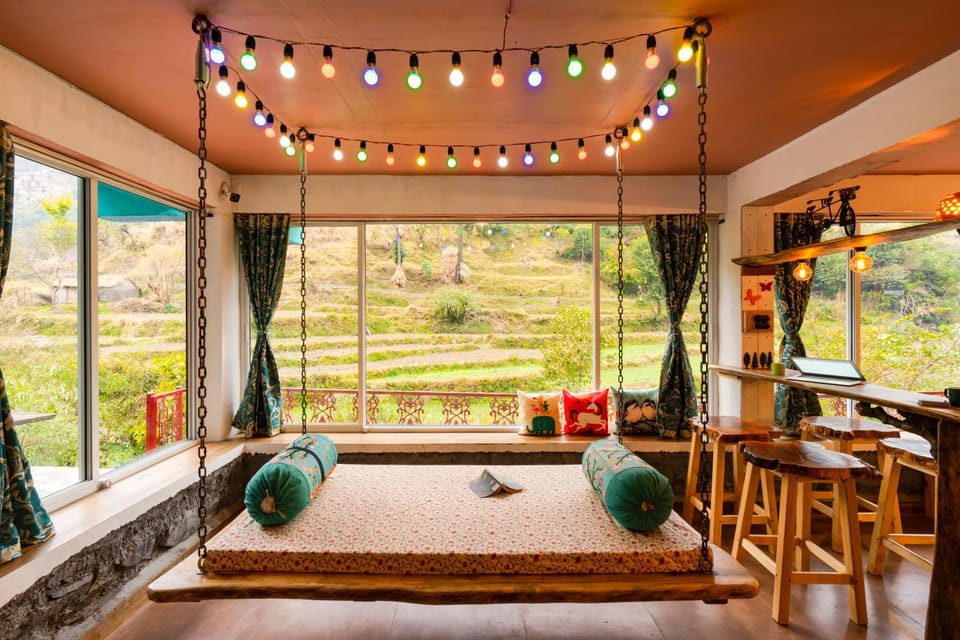 Day, Living room, Seating area
