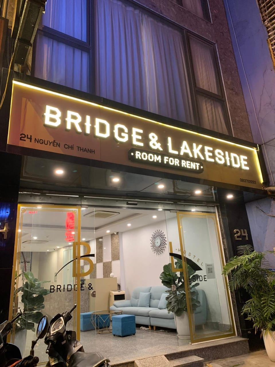 Property building, Facade/entrance, Night, Property logo or sign, Logo/Certificate/Sign, Street view