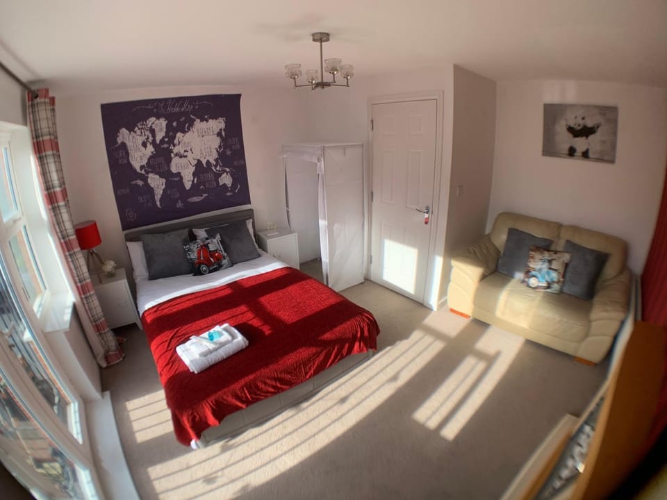Harpers brook house, Netflix TVs and fast WIFI House in Corby