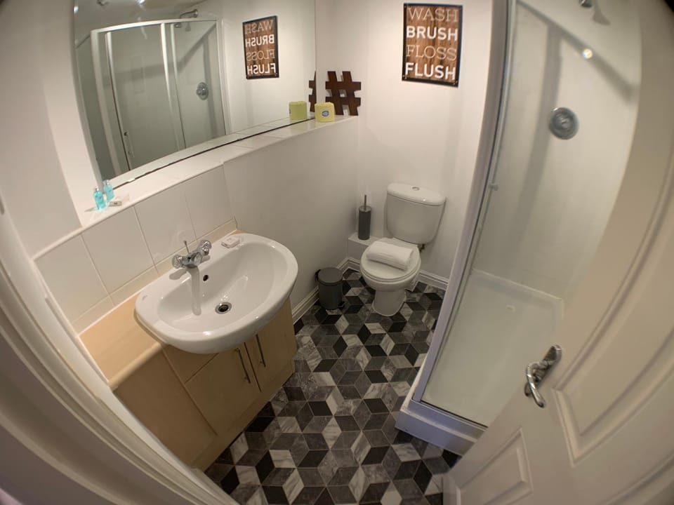 Harpers brook house, Netflix TVs and fast WIFI House in Corby