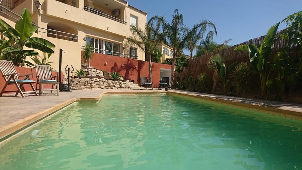 Swimming pool