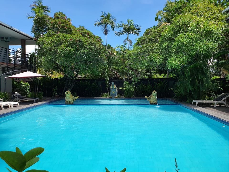 Swimming pool