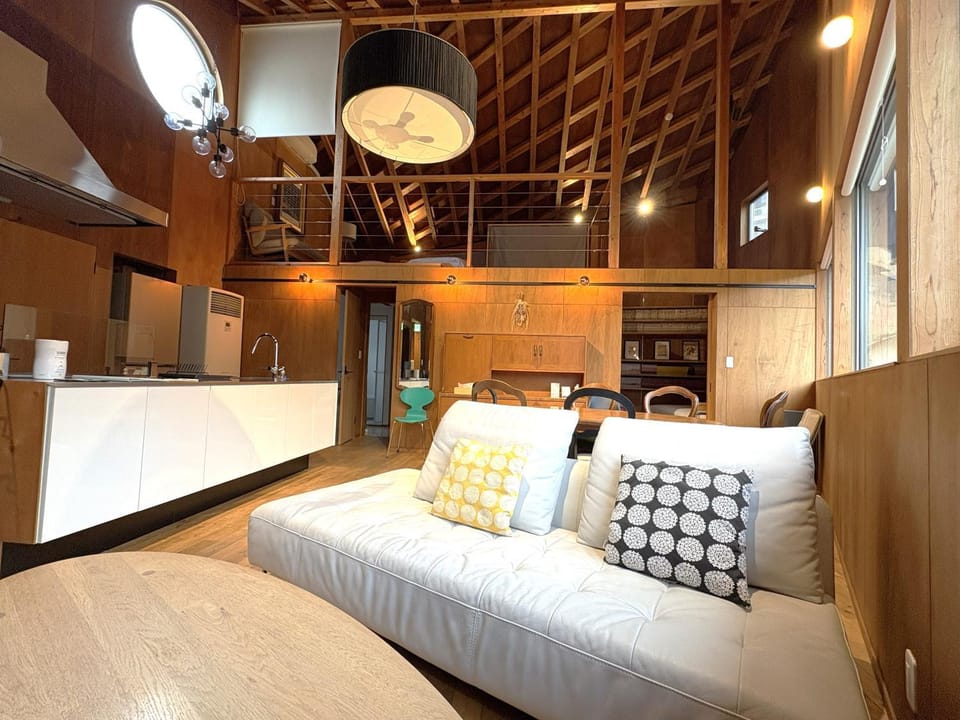 Living room, Diving