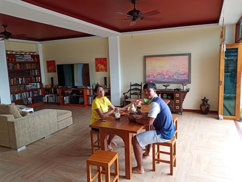Communal lounge/ TV room, People, Library, Lobby or reception, Lounge or bar, older children