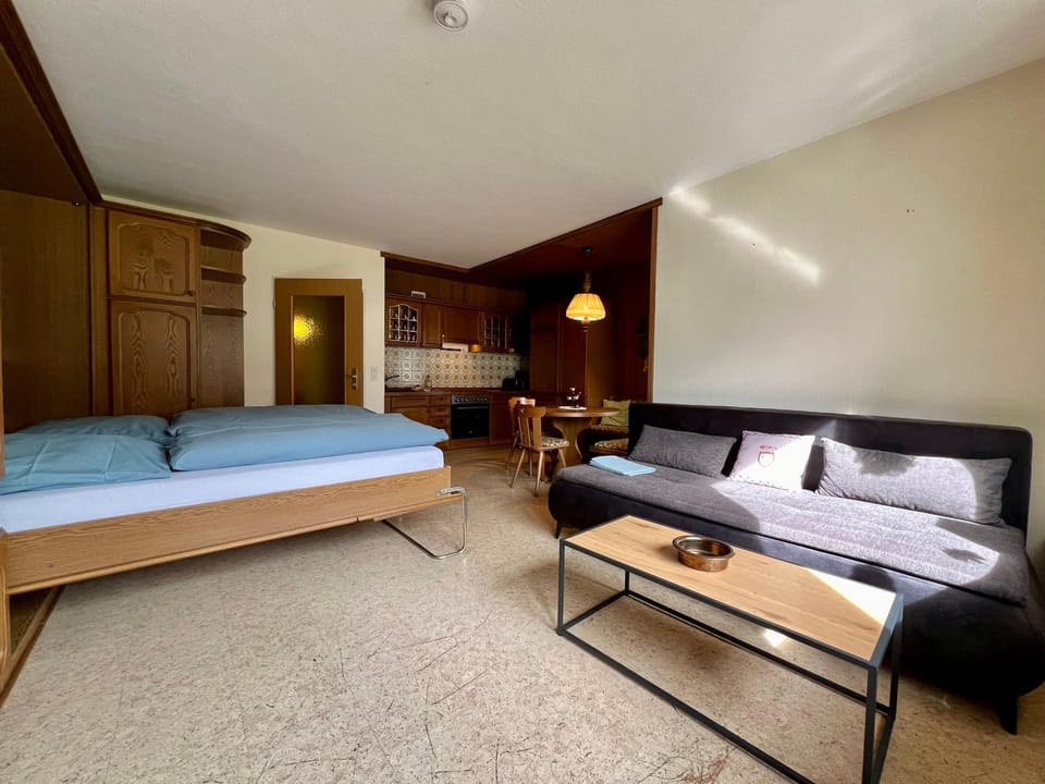 Bed, Living room, Photo of the whole room, Seating area