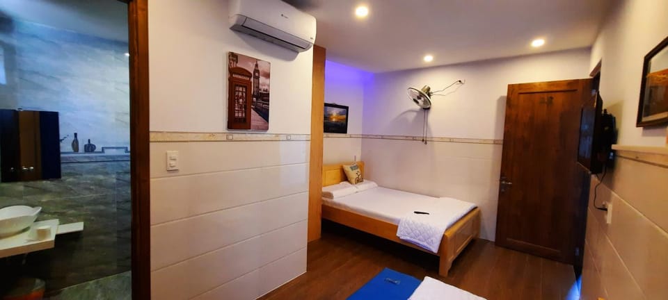 Bathroom, Bedroom