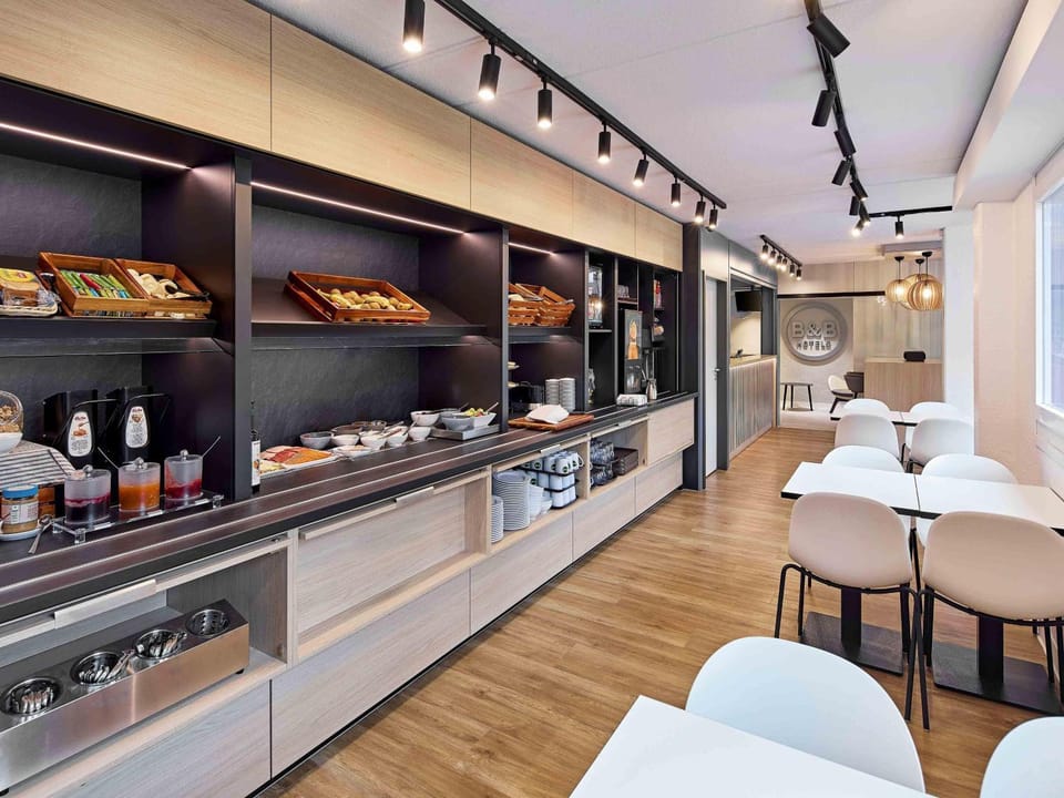 Lounge or bar, Breakfast