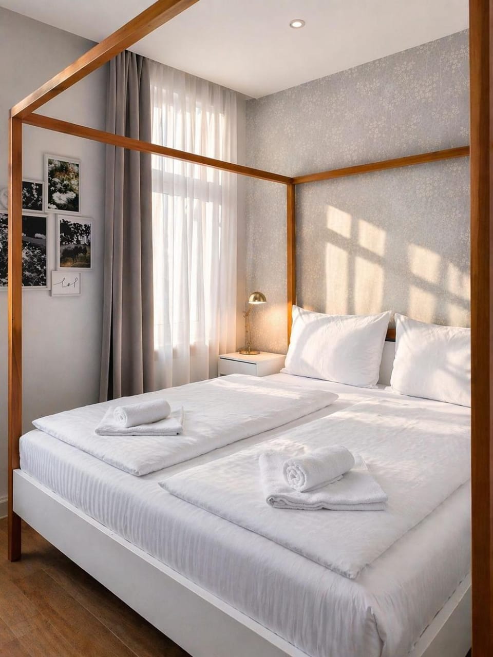 Bed, Photo of the whole room