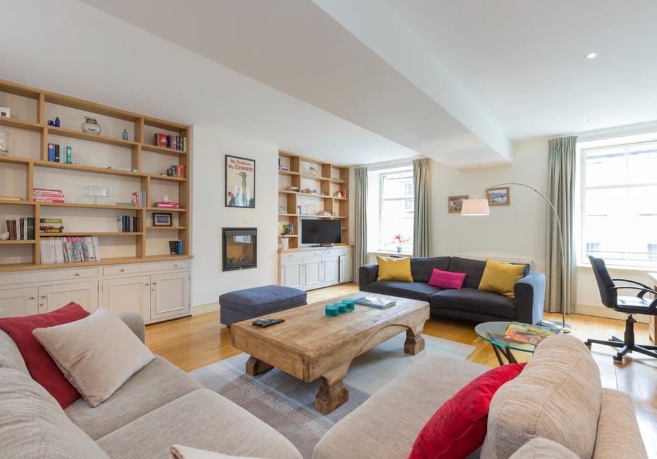 TV and multimedia, Living room, Seating area