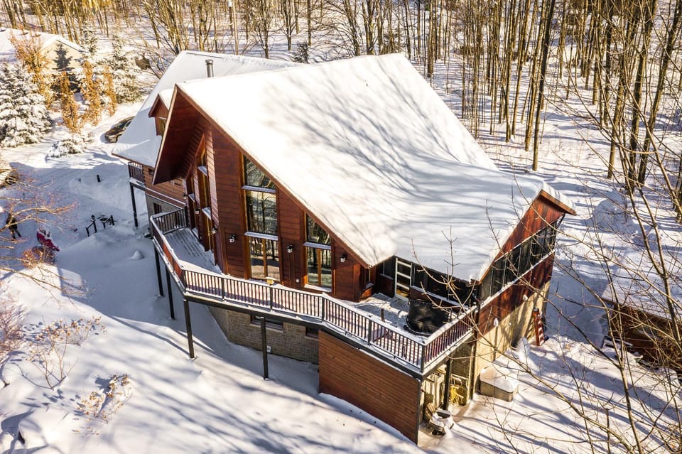 Property building, Day, Natural landscape, Winter