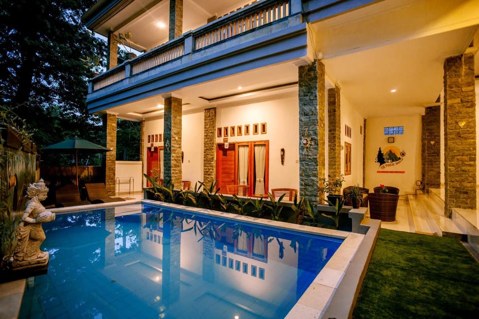 The Puncak Santhi Inn Inn in Nusapenida